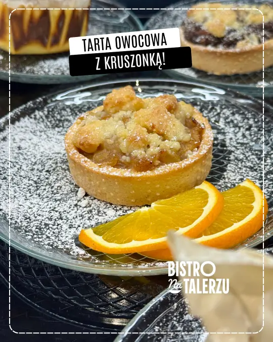 Słodkie desery i aromatyczna kawa w Bistro na Talerzu 2 tarta owocowa z kruszonką